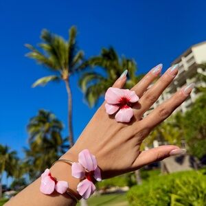 Tropical flower vacation jewelry